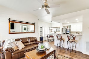 Living Room | Central A/C | Free WiFi | Queen Sleeper Sofa