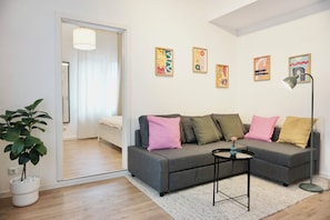 Wohnzimmer mit Schlafcouch