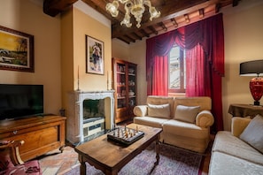 Autumn, Living Room, Spring, Summer