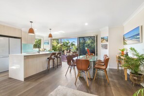Dining &amp; Kitchen