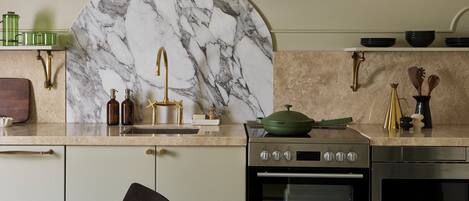 Fully equipped kitchen