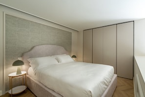 Autumn, Bedroom, Spring, Summer