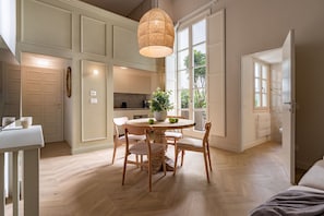 Autumn, Living Room, Spring, Summer