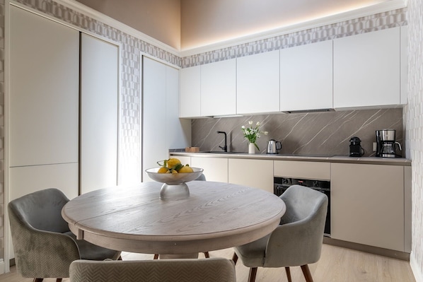 Autumn, Kitchen, Spring, Summer
