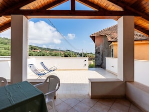 Garden, Outdoor Furniture, Resort, Shade, Leisure, Lawn, Eco Hotel, Landscaping, Tent, Park