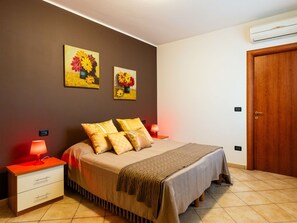 Bed, Furniture, Interior Design, Bedroom, Bedding, Bed Sheet, Floor, Wood, Flooring, Room
