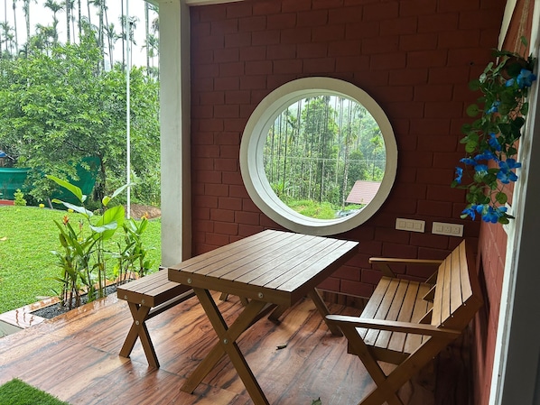Outdoor dining