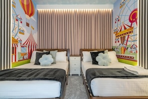 Mickey & Minnie room (sleeps 4)