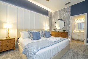 Master Suite King Size Bed