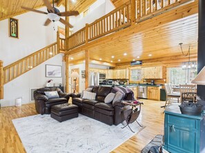 Living room with fireplace 