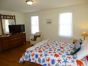 Master Queen Bedroom with onsuite