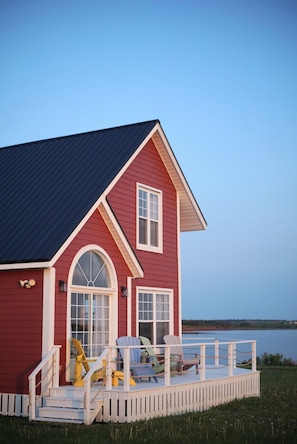 Waterfront Sunset Cove Cottage