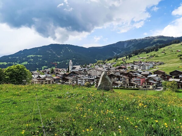 Building, House, Residential Area, Home, Architecture, Human Settlement, Rural Area, Village, Cottage, Slope