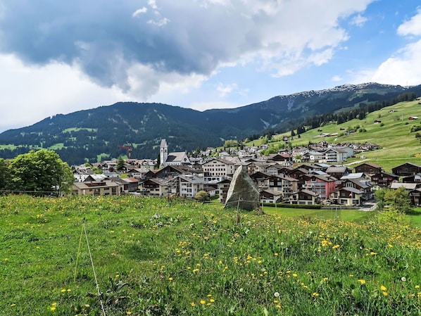 Building, House, Residential Area, Home, Architecture, Human Settlement, Rural Area, Village, Cottage, Slope