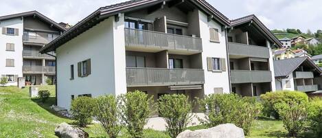 Building, House, Residential Area, Home, Architecture, Human Settlement, Rural Area, Village, Cottage, Slope