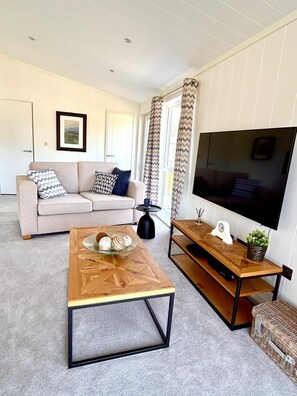 Living Room / Lounge