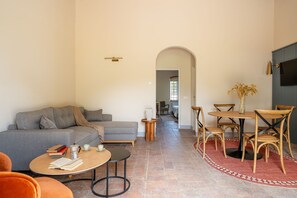 Autumn, Living Room, Spring, Summer