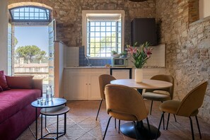 Autumn, Living Room, Spring, Summer
