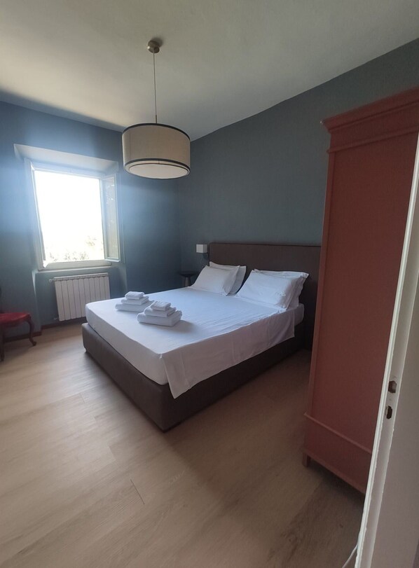 Autumn, Bedroom, Spring, Summer