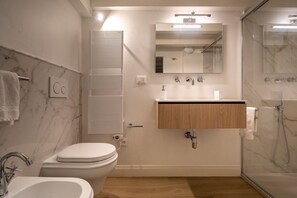 Autumn, Bathroom, Spring, Summer