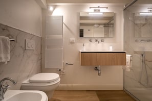 Autumn, Bathroom, Spring, Summer