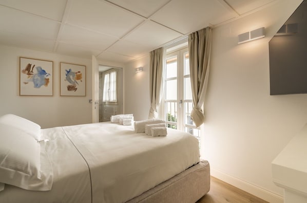 Autumn, Bedroom, Spring, Summer
