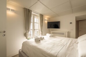 Autumn, Bedroom, Spring, Summer