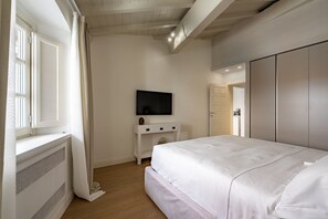 Autumn, Bedroom, Spring, Summer