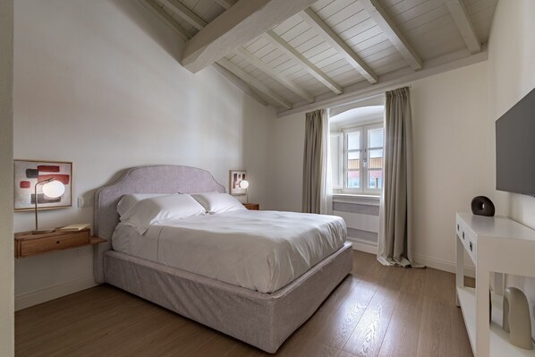 Autumn, Bedroom, Spring, Summer