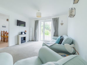 Möbel, Interior Design, Decke, Couch, Flooring, Zuhause, Fussboden, Wohnzimmer, Zimmer
