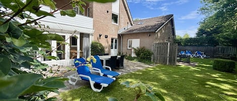 Wohngebiet, Strauch, Haus, Zuhause, Dach, Hütte, Garten, Estate, Landscaping, Garten
