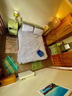 king size bed room 1.