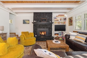 Living Area 1
