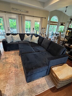 Pull out section craetes large bed