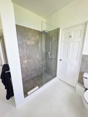 Sunrise Bathroom 1
