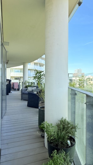 Balcony / Terrace / Patio