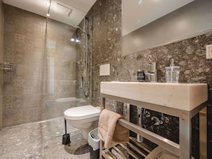 Flooring, Interior Design, Wall, Floor, Plumbing Fixture, Bathroom, Ceiling, Tile, Mirror, Toilet