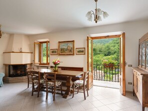 Meubles, Design Intérieur, Bois, Table, Sol, Plafond, Chaise, Salle À Manger, Table Cuisine Et Salle A Manger, Pièce