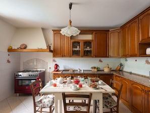 Meubles, Cuisine, Design Intérieur, Cabinetry, Bois, Sol, Comptoir, Appareil De Cuisine, PiÚce, Table Cuisine Et Salle A Manger