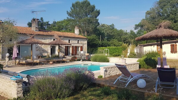 Vue sur piscine