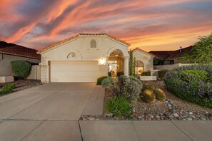 Welcome! This lovely 2-bed, 2-bath home with a 2-car garage and fully fenced yard is ready for your stay!