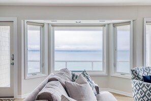 Whale Watcher's Getaway -107