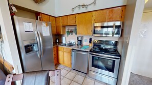 Indoors, Appliance, Microwave, Oven, Refrigerator
