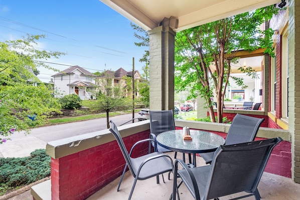 Outdoor Patio with seating for 4.