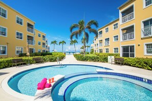 Regal Beach Club with Caribbean Vibes!