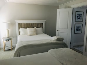 2 queen beds on first floor