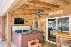 Deck | Bar | Grills | Outdoor Dining Areas | Hot Tub