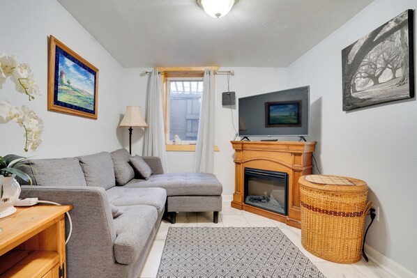 Anoka Vacation Rental | Studio | 1BA | 600 Sq Ft | Stairs Required