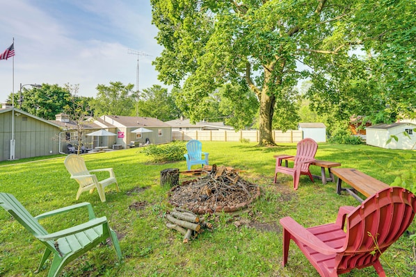 Genoa City Vacation Rental | 3BR | 1BA | 964 Sq Ft | 1 Step to Enter