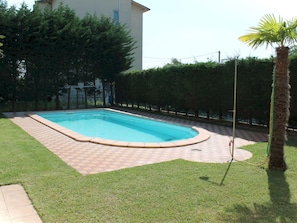Swimming Pool, Composite Material, Shade, Garden, Backyard, Leisure, Resort, Yard, Landscaping, Hacienda